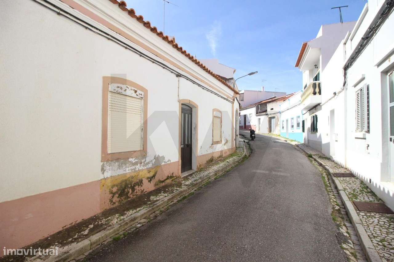 CASA TIPICA PARA RECUPERAR, VILA DE ESTÔMBAR - Grande imagem: 3/25