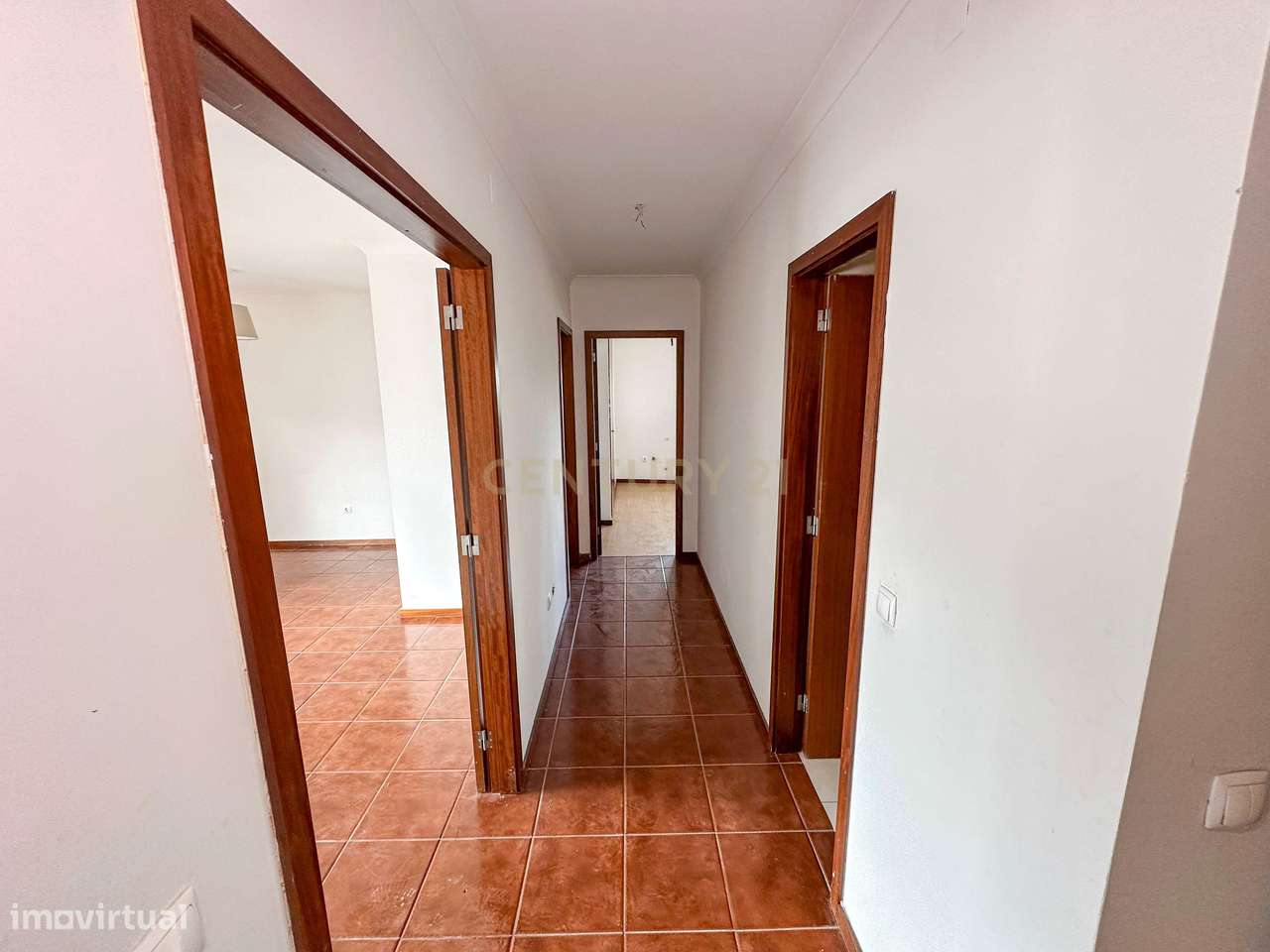 T2 ultimo piso junto ao centro- paredes-6
