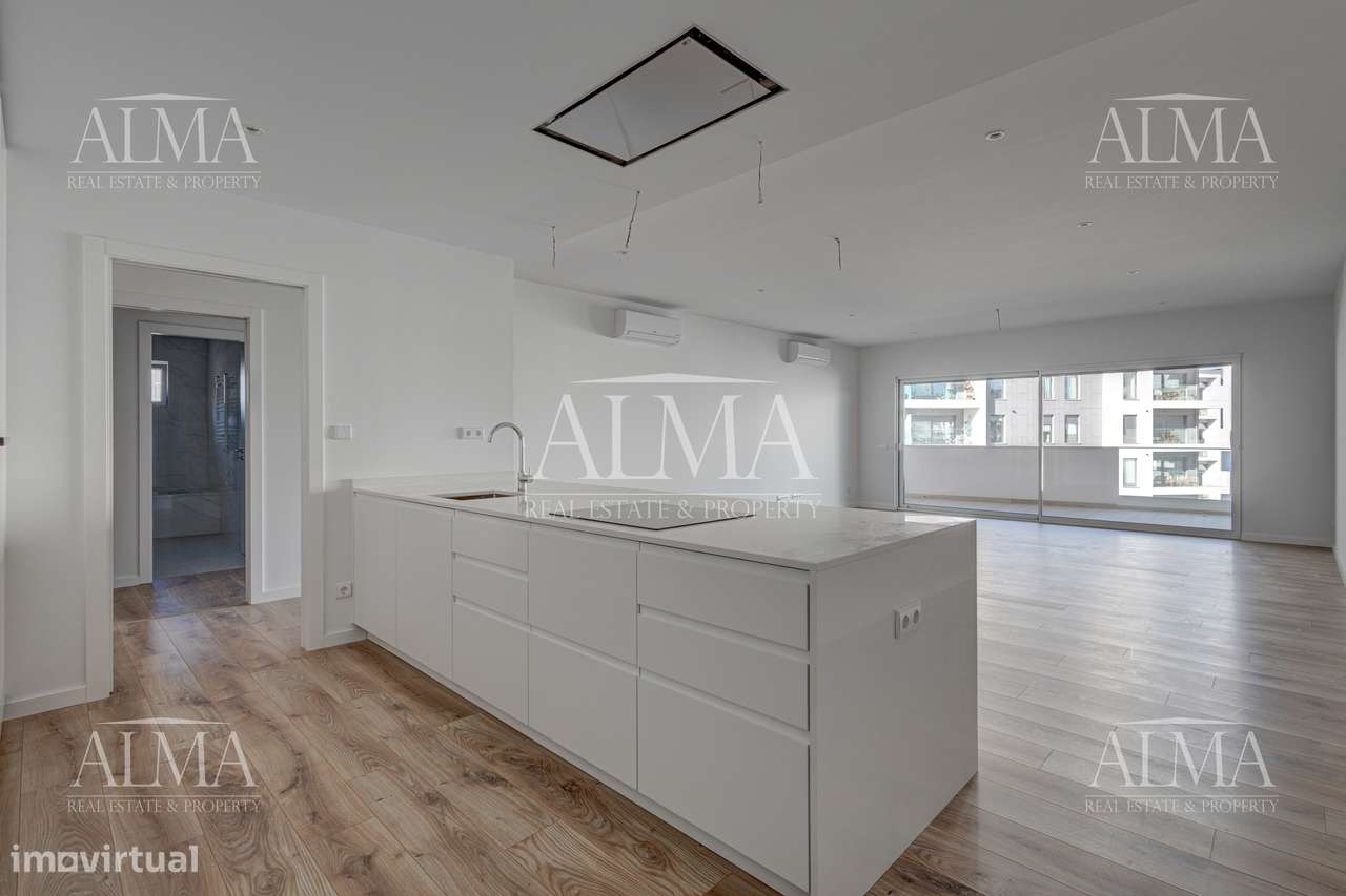 Apartamento T4 novo  na Senhora do Porto-12