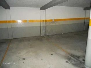 Arrendo lugares de garagem em Vila Nova de Gaia, junto à RTP/ Hospital