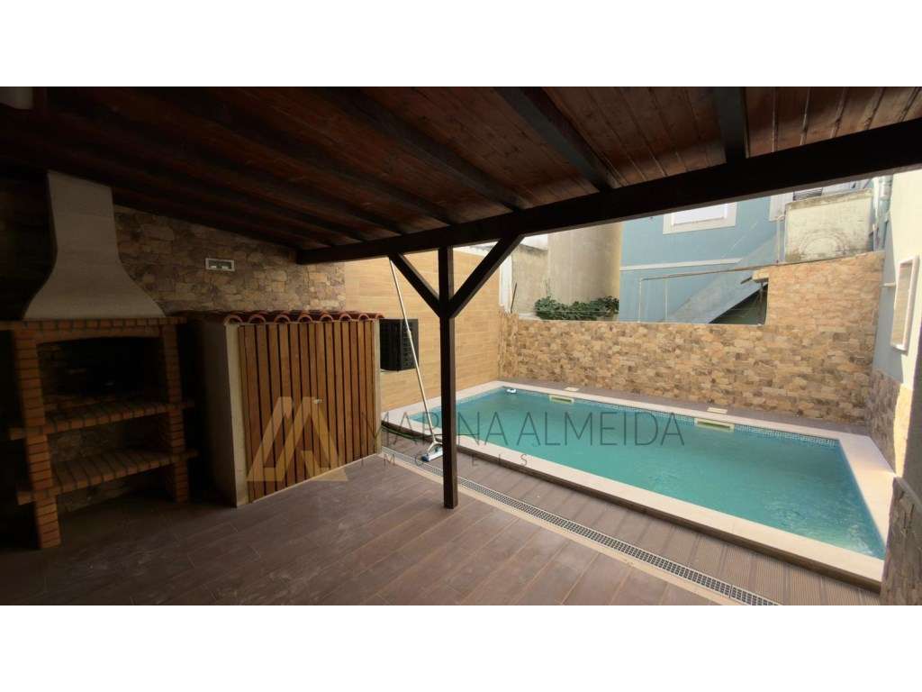Moradia t4 com 2 pisos ( 5 assoalhadas), com 228m2, Piscina aquecid...-9