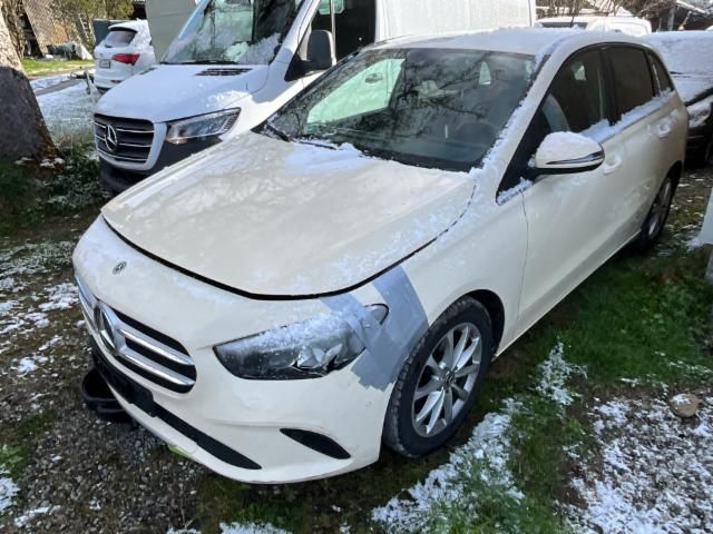 Mercedes-Benz B W247 180 d 7G-DCT Style 2020