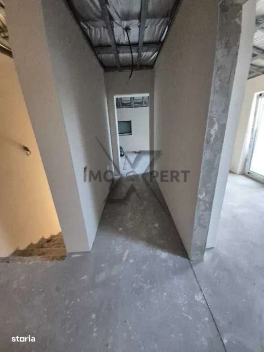 Apartament modern, 100mp, etaj + mansarda, cu gradina si parcare propr - Imagine principală: 4/6