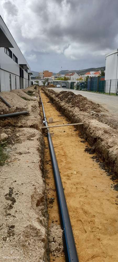 Armazém situado num condomínio fechado em Arruda dos Vinhos - Grande imagem: 4/9