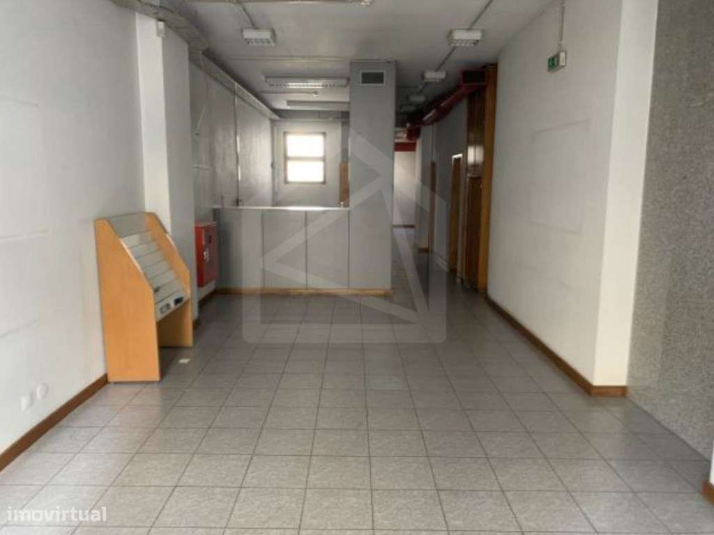 Conjunto de 2 lojas no Porto - Grande imagem: 4/12