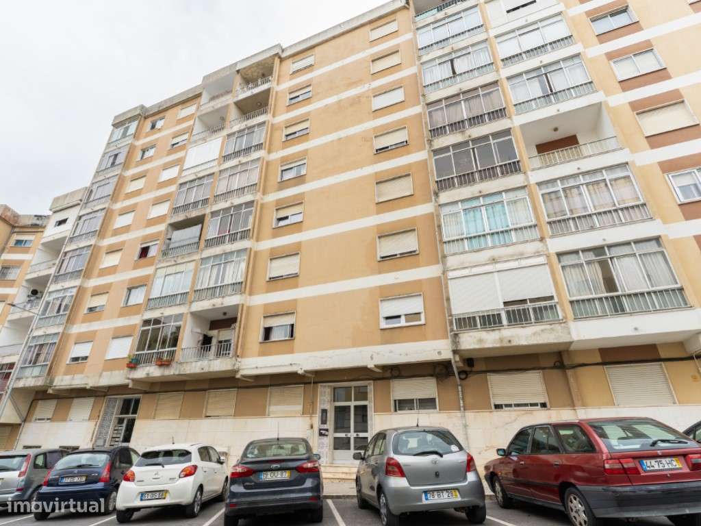 T3 remodelado e com grande arrecadação - Quinta da Fidalga, Agualva-22