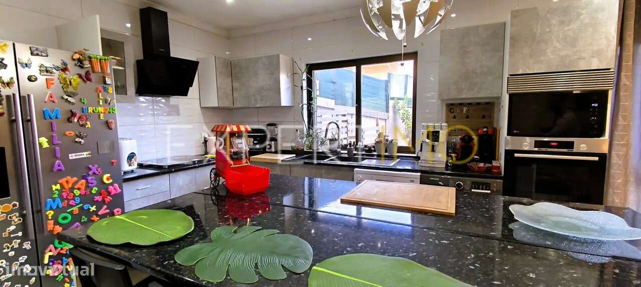 Apartamento T4 Duplex com Pátio e Garagem - Mãe d’Água, Bragança - Grande imagem: 5/13