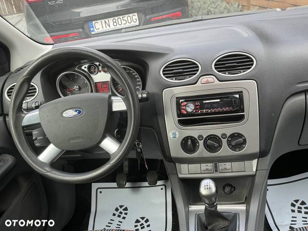 Ford Focus Turnier 1.6 16V Style+ - 8