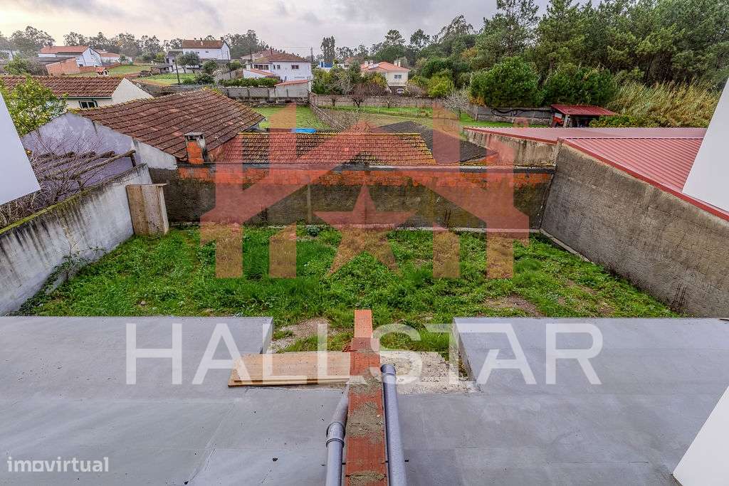 Moradia T3+1 Geminada / Em Construção / Leiria-24
