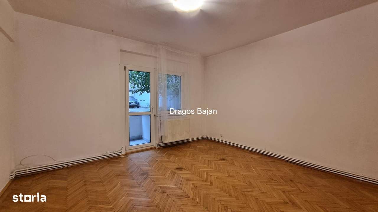 1970 // Parcare // 3 camere-1