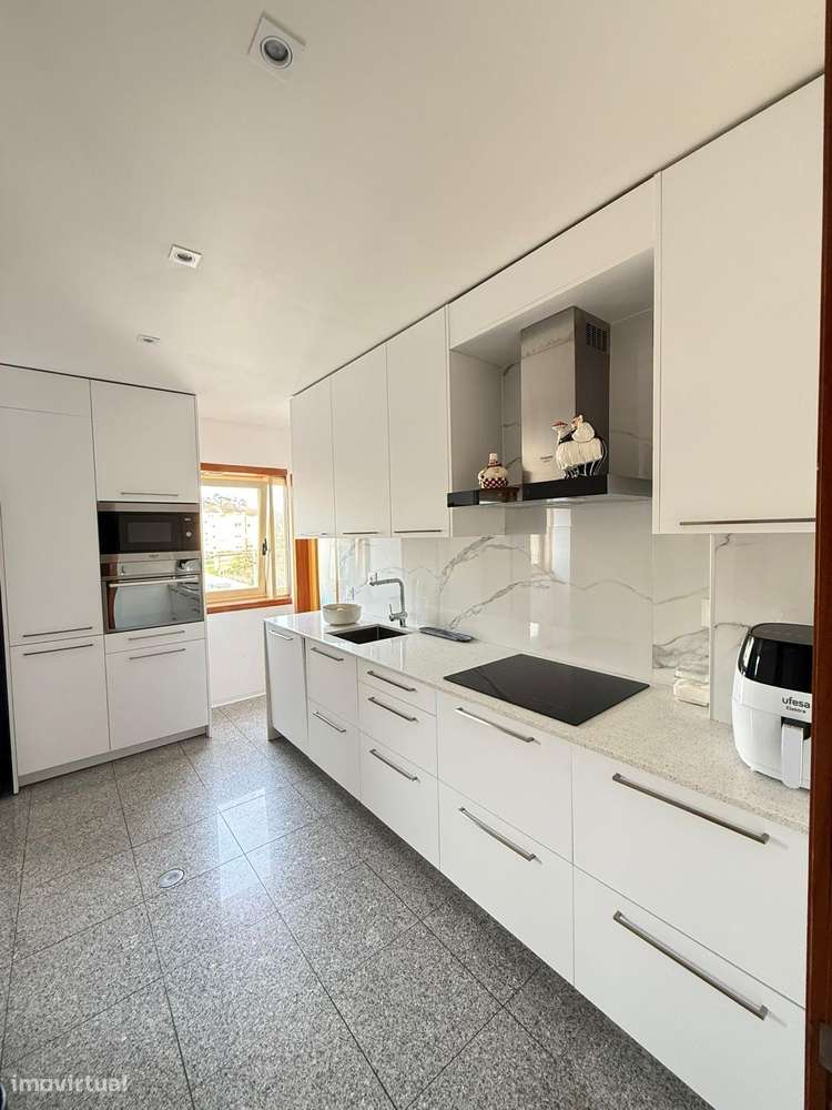 Excepcional Apartamento T4 Dúplex, Nogueira da Maia-9