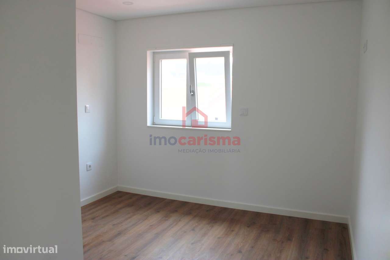 Apartamento T1+1 Com Terraço no Coração de Vizela-3