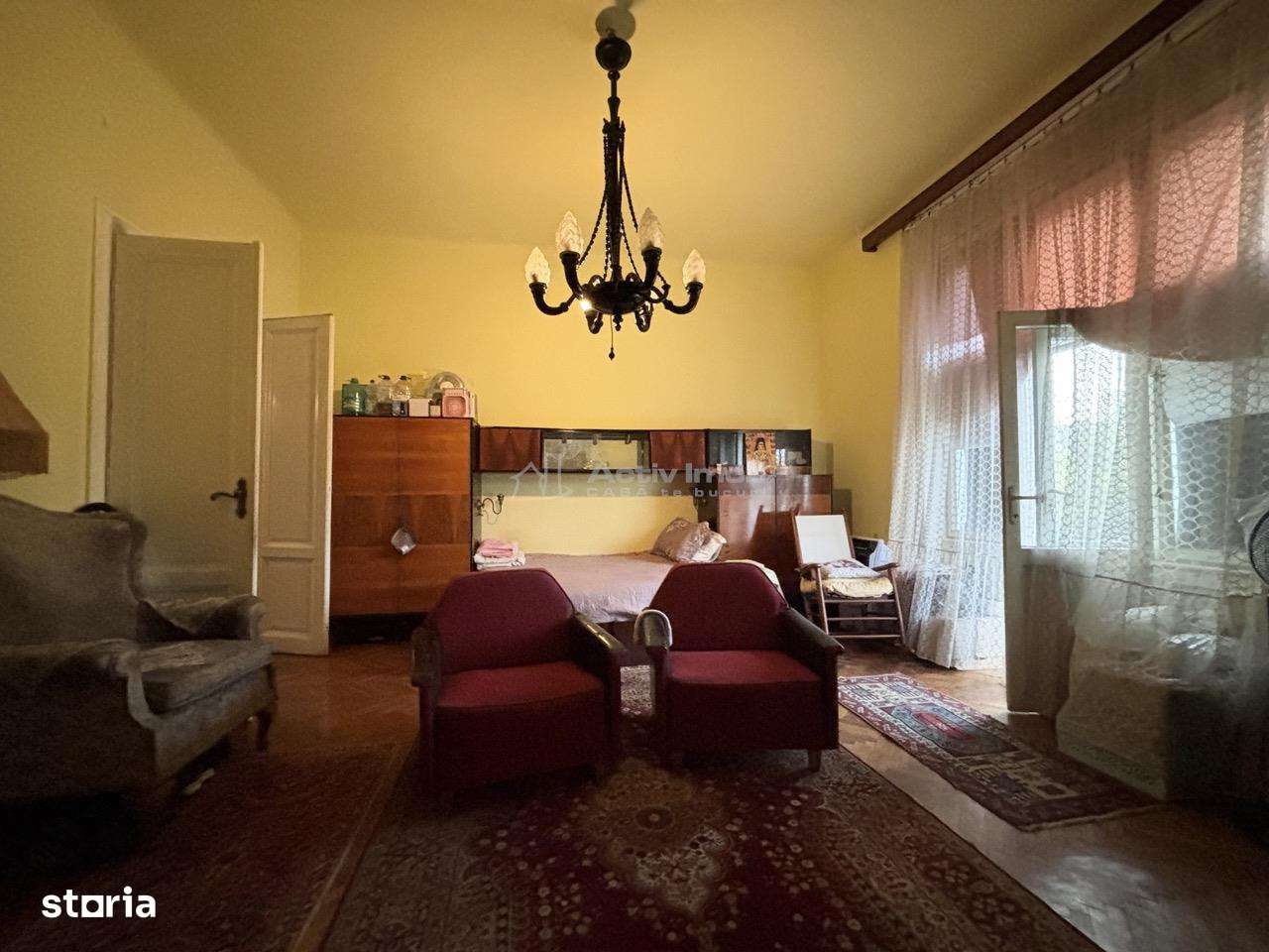 Apartament 129 mp cu vedere spre Crisul Repede si demisol independent-3