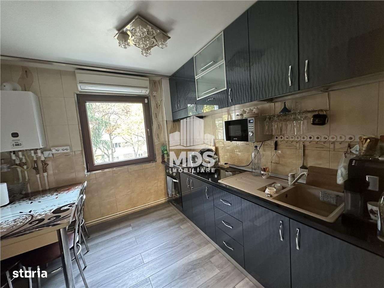 Decomandat la et 2\/4 mobilat complet linga piata Doina-0