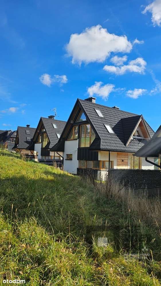 Nowy gotowy dom z garażem, widok na Tatry