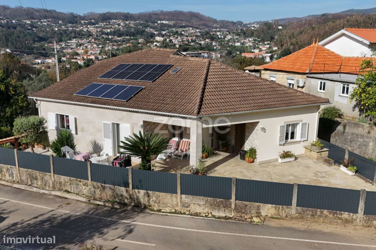 Moradia T4+2 em Paradela - Grande imagem: 2/42