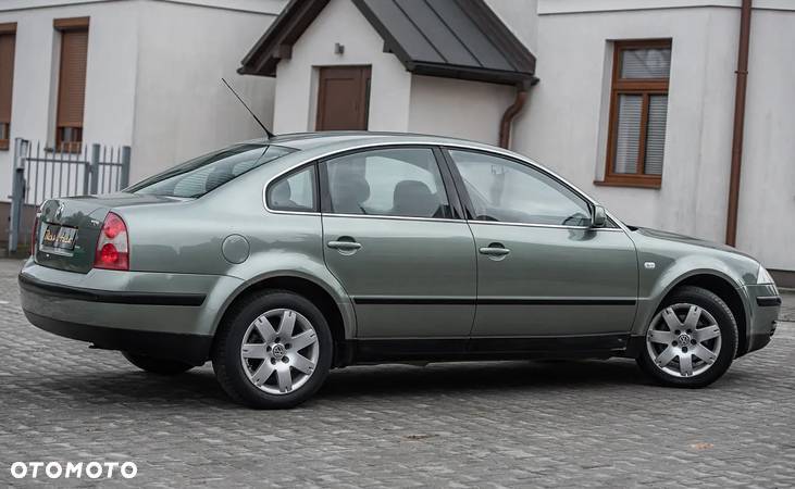 Volkswagen Passat 1.9 TDI Comfortline - 14