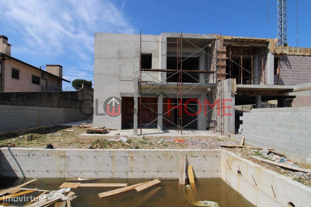 Moradia T3  Jovim  - Gondomar  ( Nova - Piscina )-9