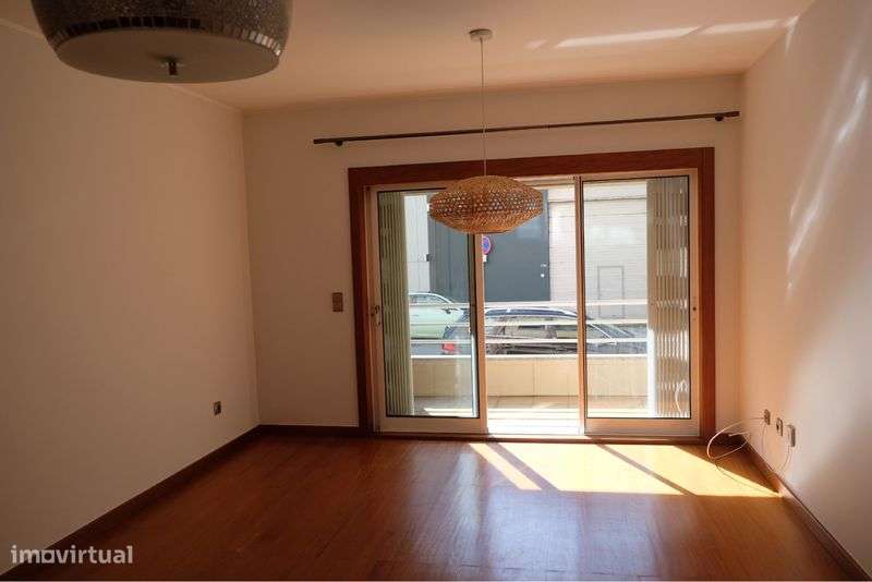 Arrendamento apartamento T2 - Matosinhos Sul condominio com piscina - Grande imagem: 2/8