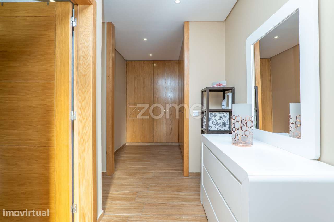 Moradia térrea T4 em S. Pedro da Cova com piscina - Grande imagem: 5/40