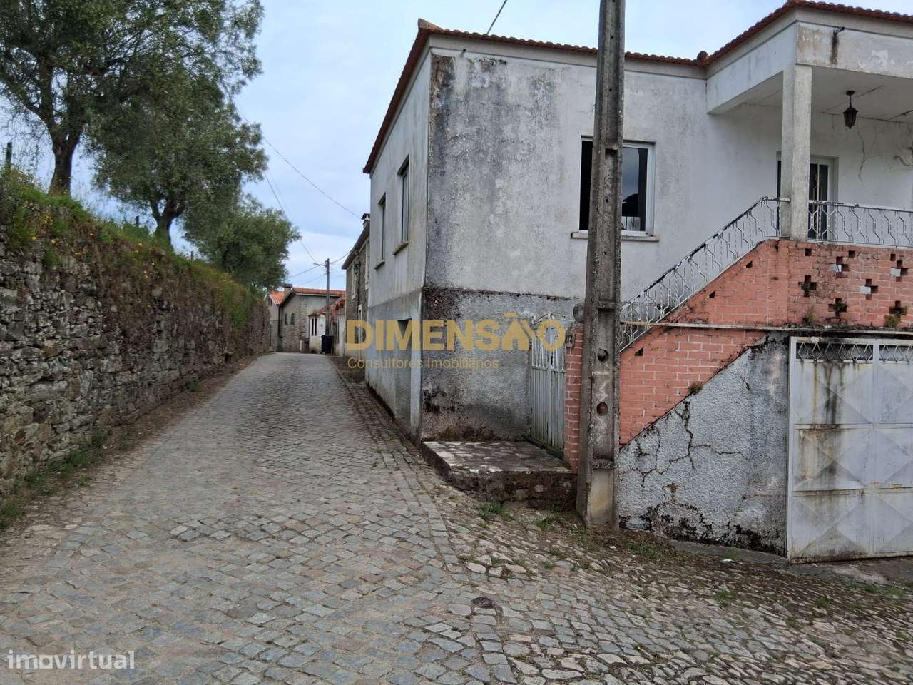 Espaço Comercial/Serviços 1 andar e R/C (garagem) com área de 60m2 ...-6