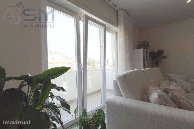 São Domingos de Rana - Apartamento T2 recente com suite e garagem-4