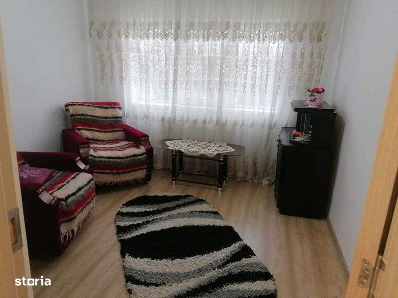 Apartament 3 camere, Decomandat ,Micro 4 ,Etaj 2 - Imagine principală: 4/8