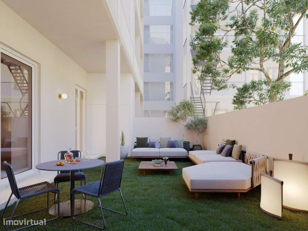 Apartamento T2 com terraço a tardoz, Avenidas Novas, Lisboa-1