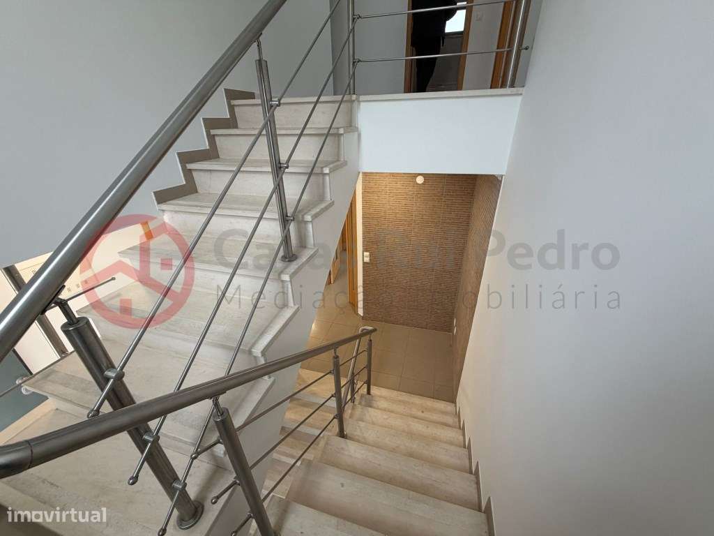 Moradia T5 remodelada no Feijó, Almada-36