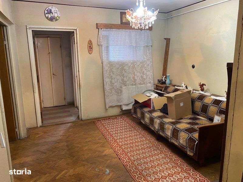 Vand apartament cu 4 camere, zona BCR, fara imbunatatiri, - Imagine principală: 4/8