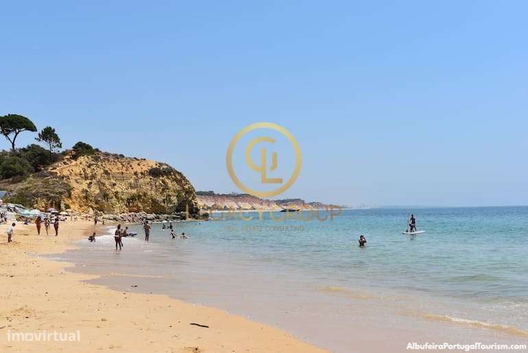 Exclusiva Moradia T3+1 mobilada, com 2 piscinas a apenas 5 minutos...-29