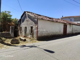 Casa/ruína com terreno e vista de rio em Sobreira, Paredes