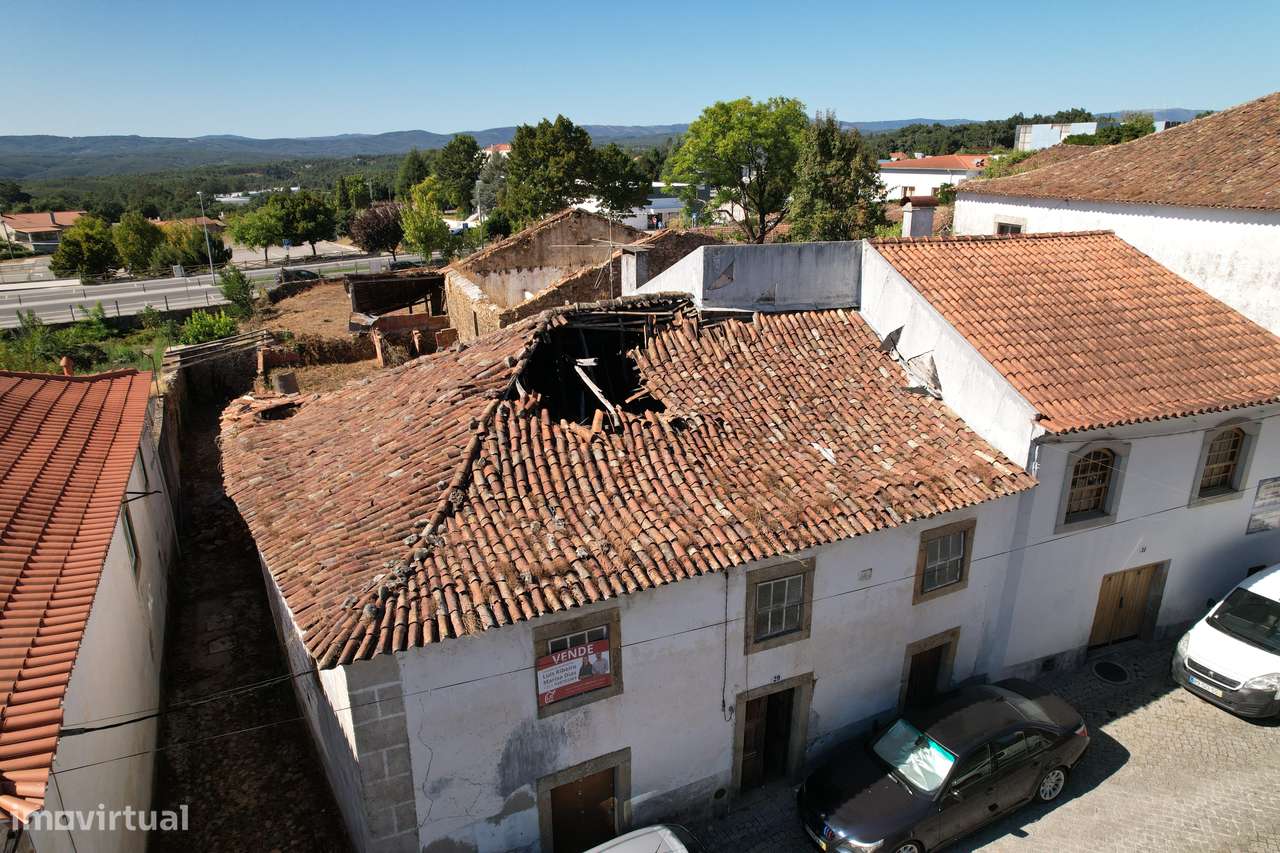 Duas moradias com área de construção de 382m2, Pedrógão Grande-24