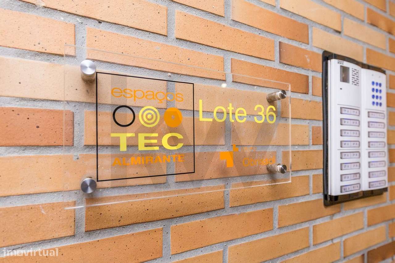 T2 com Box de 50 m2 no Parque Residencial do Almirante – Santo António-28