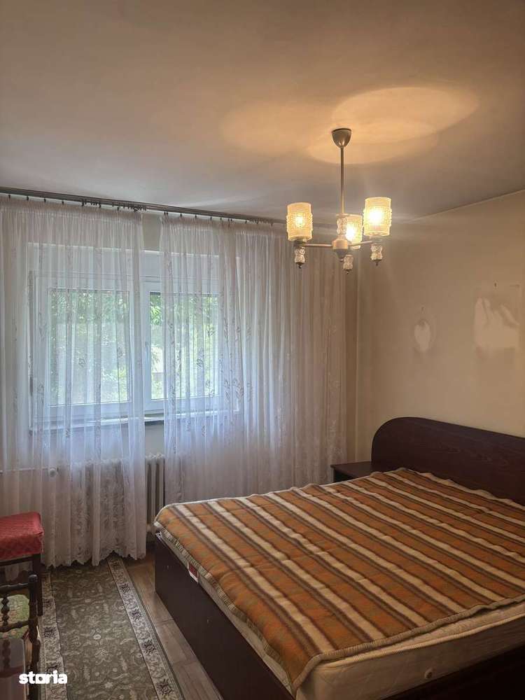 DGM IMOBILIARE: Apartament 3 camere, Insula-1 Mai-3