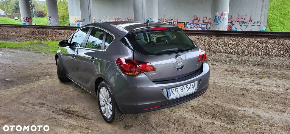 Opel Astra IV 1.7 CDTI Cosmo - 8