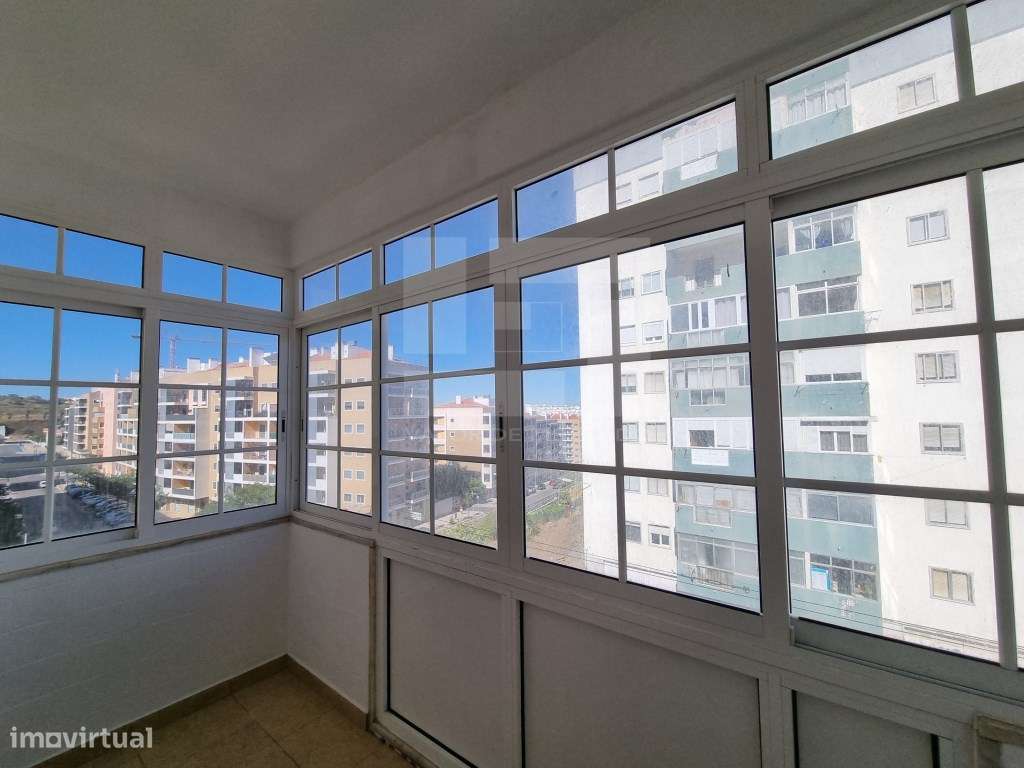 Apartamento T3 usado para venda em Mina de Água, Amadora.-28