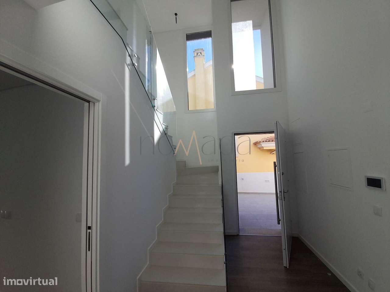 Fantástica moradia localizada no bairro de Valadares, Seixal-5