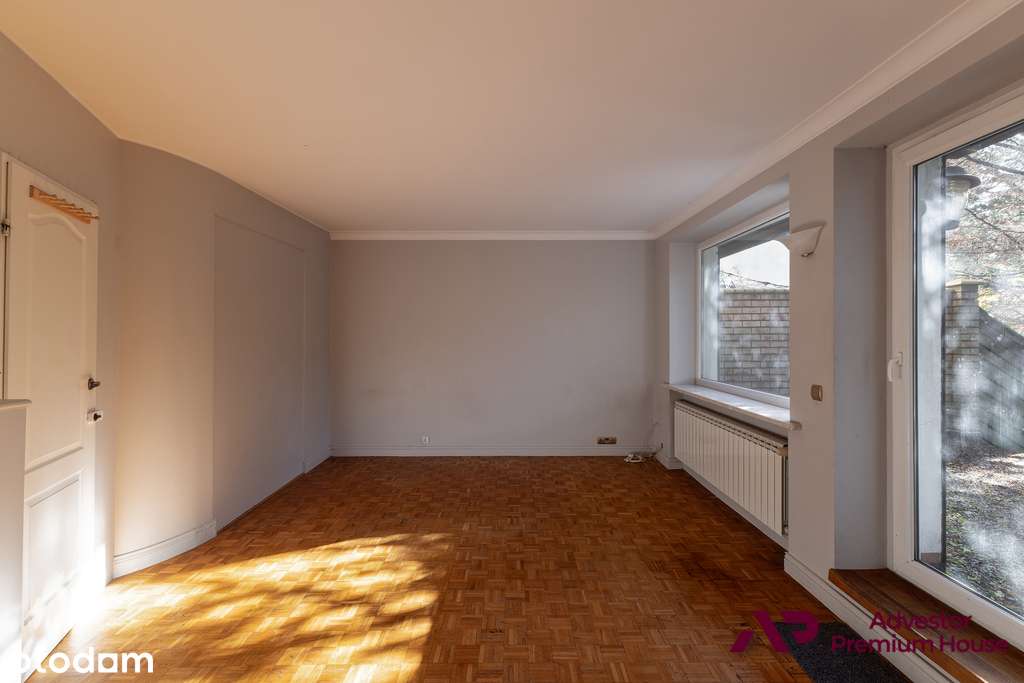 Dom z pięknym ogrodem-starodrzew- blisko lasu-1