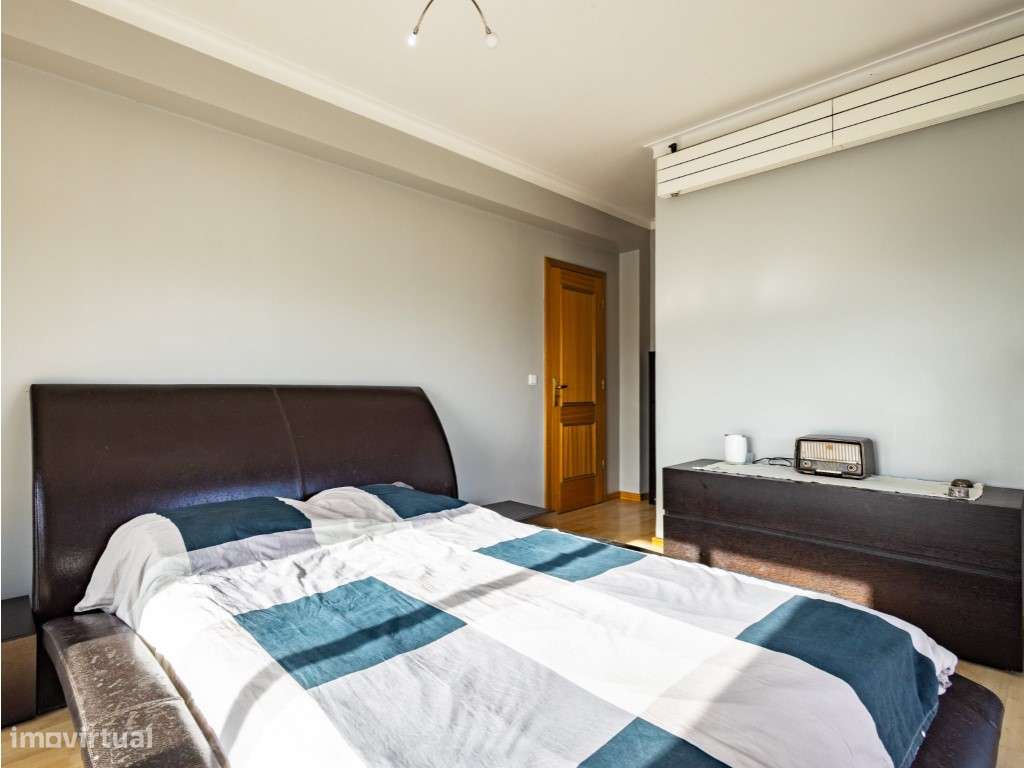 Apartamento T3 com sótão, em Coimbra-22