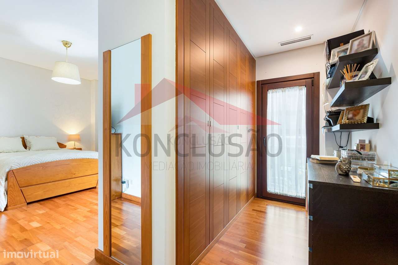 T2 em Excelente Estado | Garagem para 2 Viaturas | Arrecadação | Ur...-16