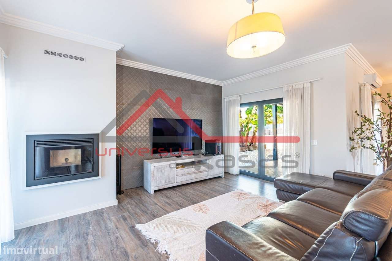 Moradia Térrea Isolada V4 com Piscina Moita-17