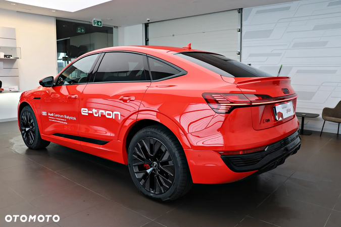 Audi Q8 e-tron 50 Quattro S Line - 4