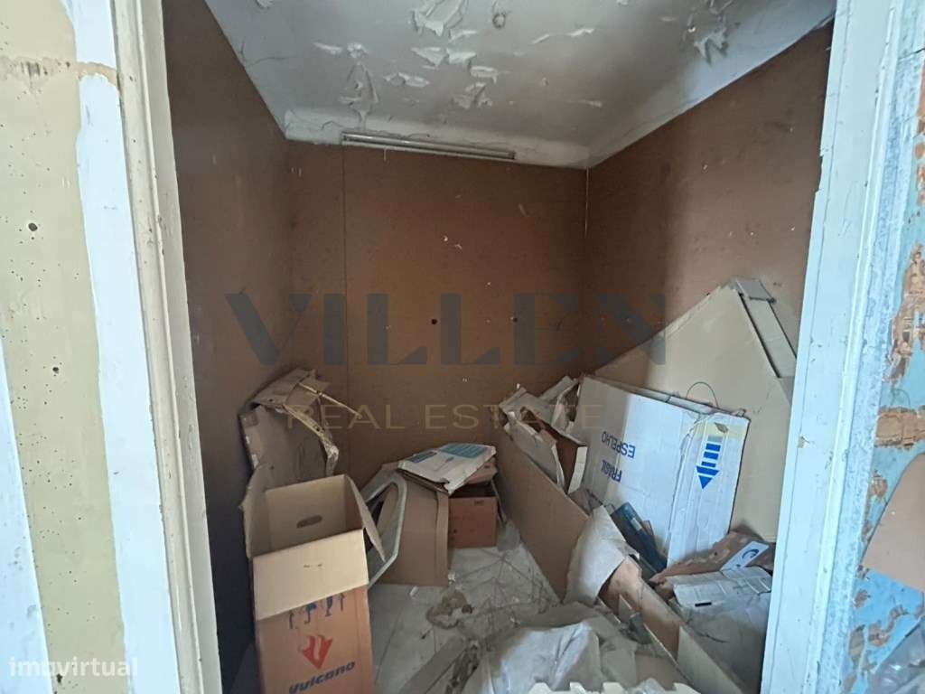 Moradia para Restaurar com 2.590 m² de Terreno, Privacidade e Excel...-26