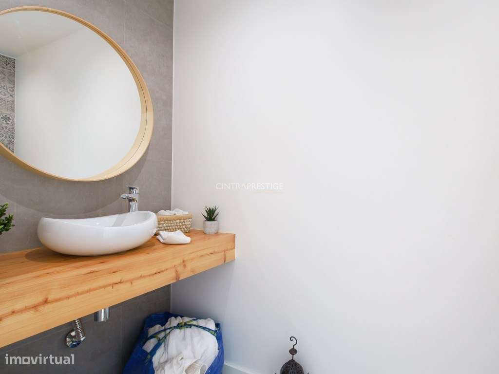 Moradia T5 Remodelada com Painéis Fotovoltaicos - Monte Santos, Sintra-16