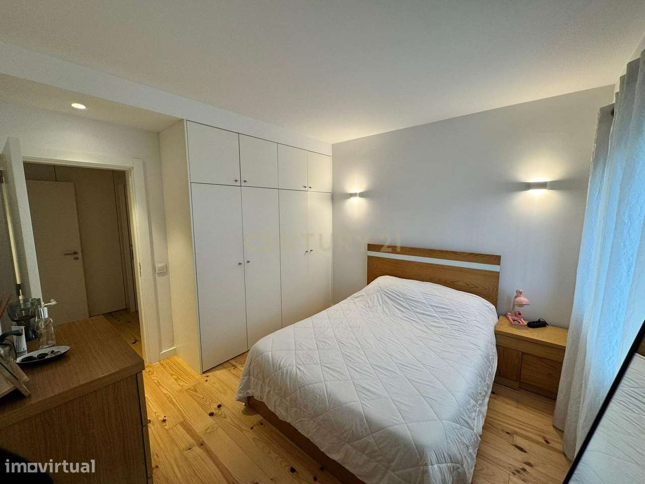 T1 Mobilado no centro de S. Mamede com varanda e garagem - Grande imagem: 5/10