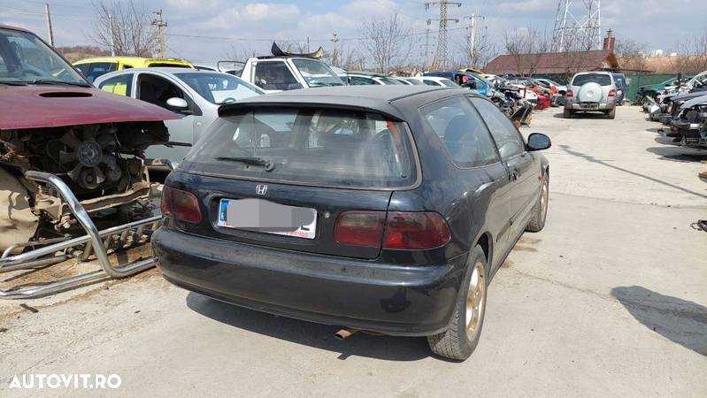 Dezmembram Honda Civic, an 1995, 1.3 Benzina - 3