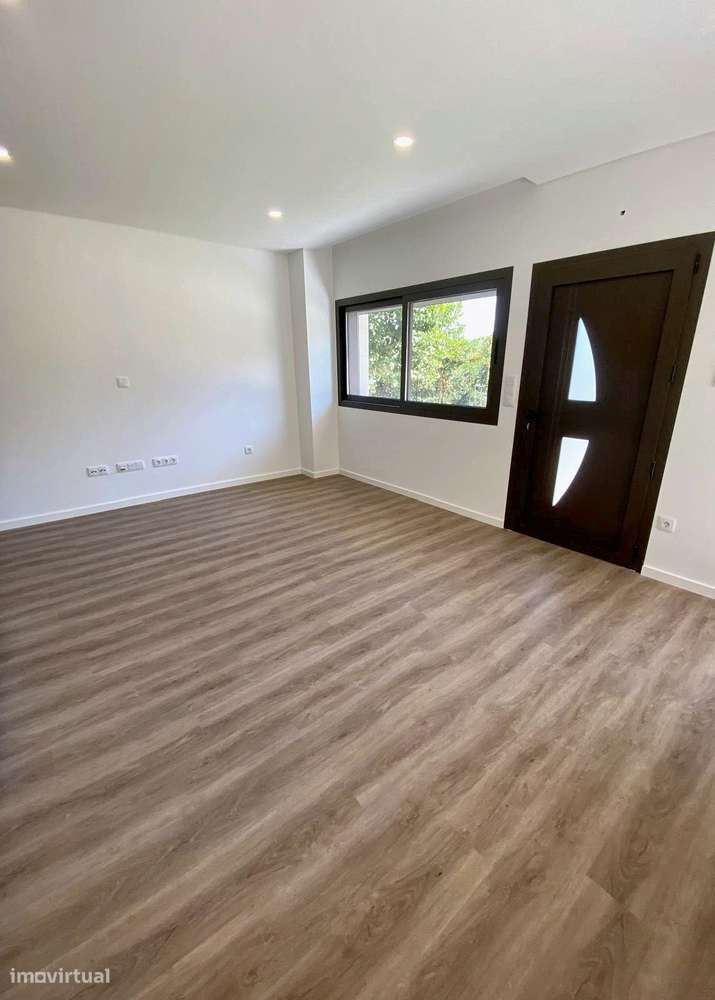 T2+Piso inferior — Sande S. Clemente, Guimarães — 215 000 €-11