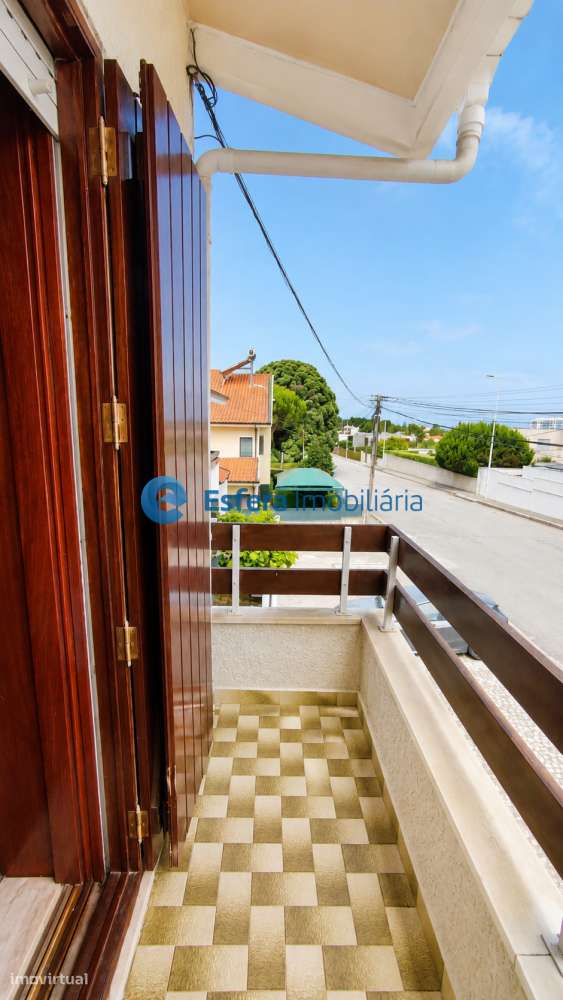 Moradia a 1 Km praia Miramar-21