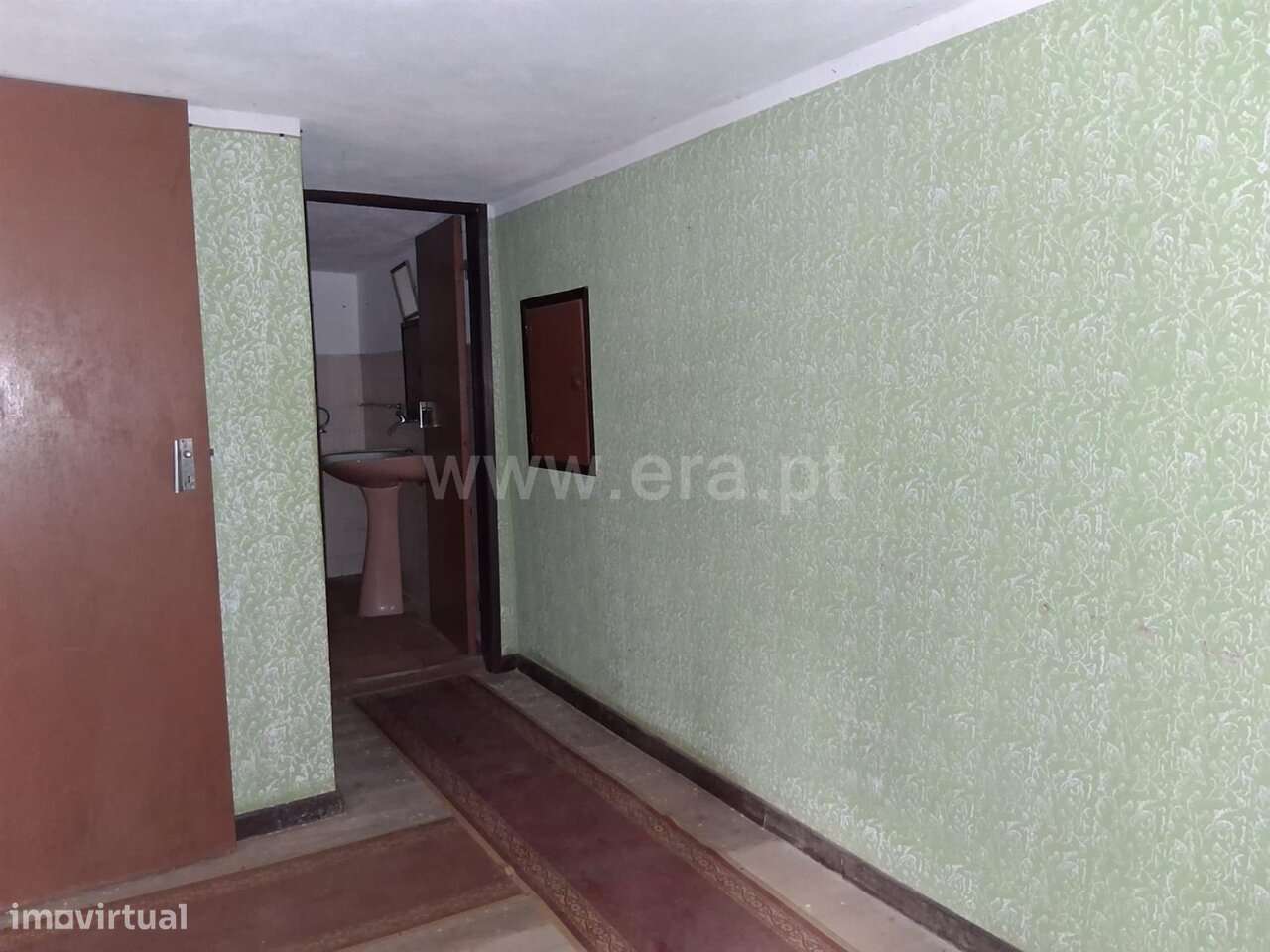 Moradia T2 / Seia, Vila Cova à Coelheira - Grande imagem: 4/11